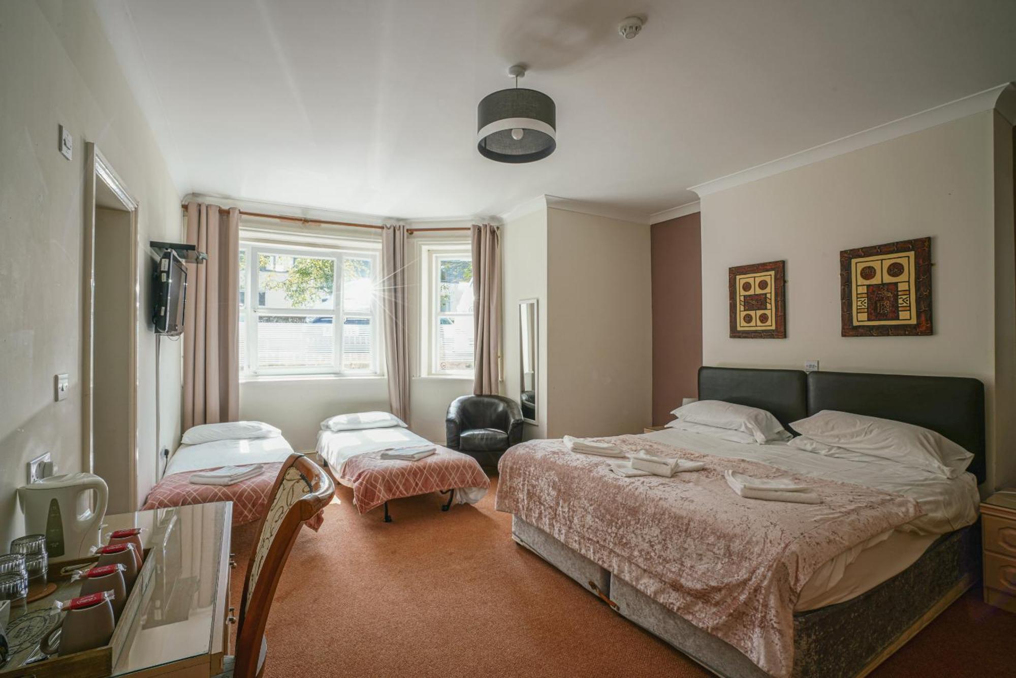 The Sheldon B&B - Free Private Parking Істборн Номер фото