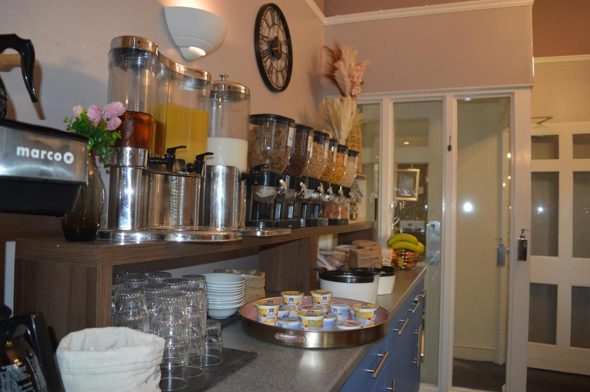 The Sheldon B&B - Free Private Parking Істборн Екстер'єр фото