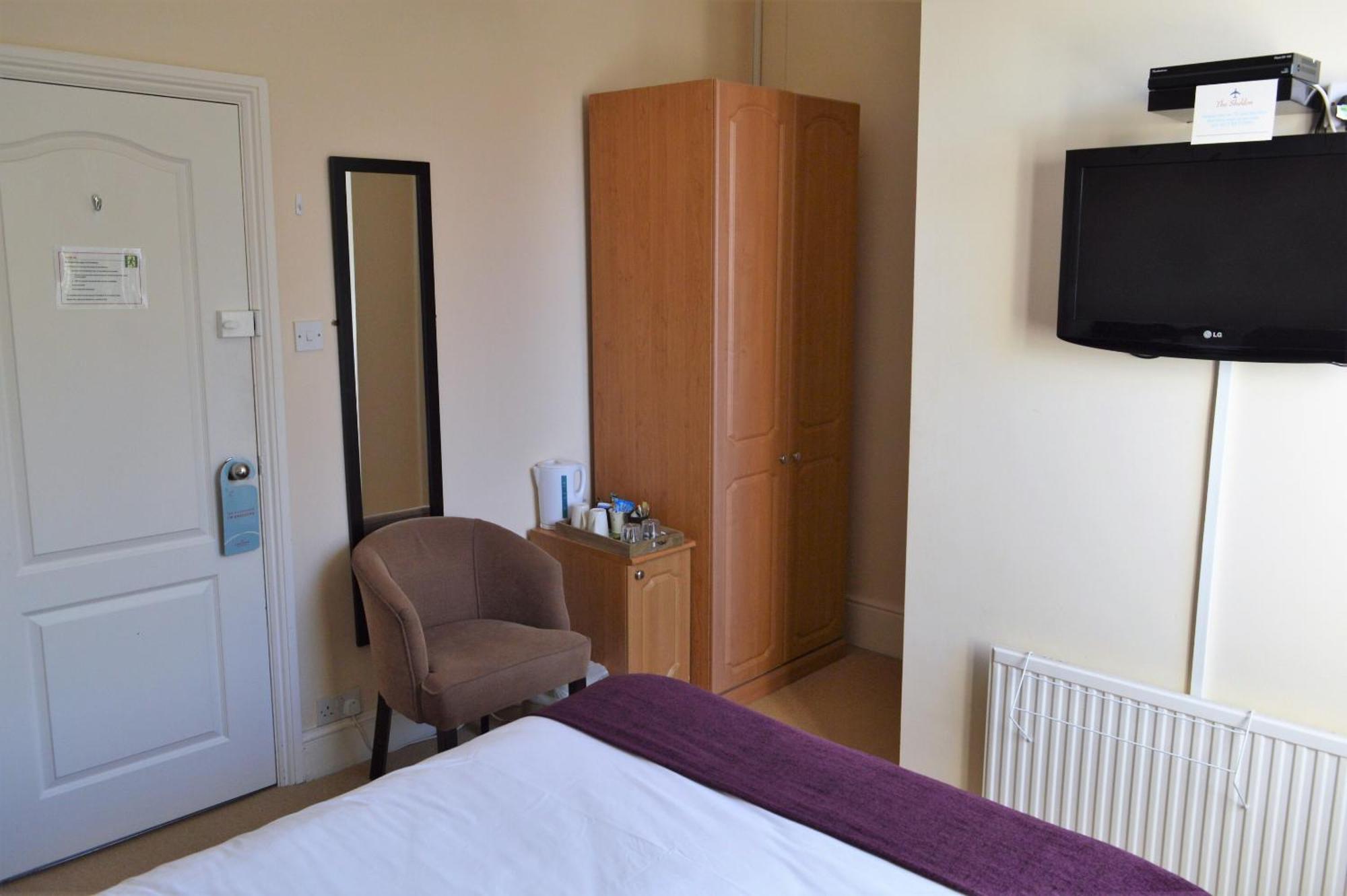 The Sheldon B&B - Free Private Parking Істборн Екстер'єр фото