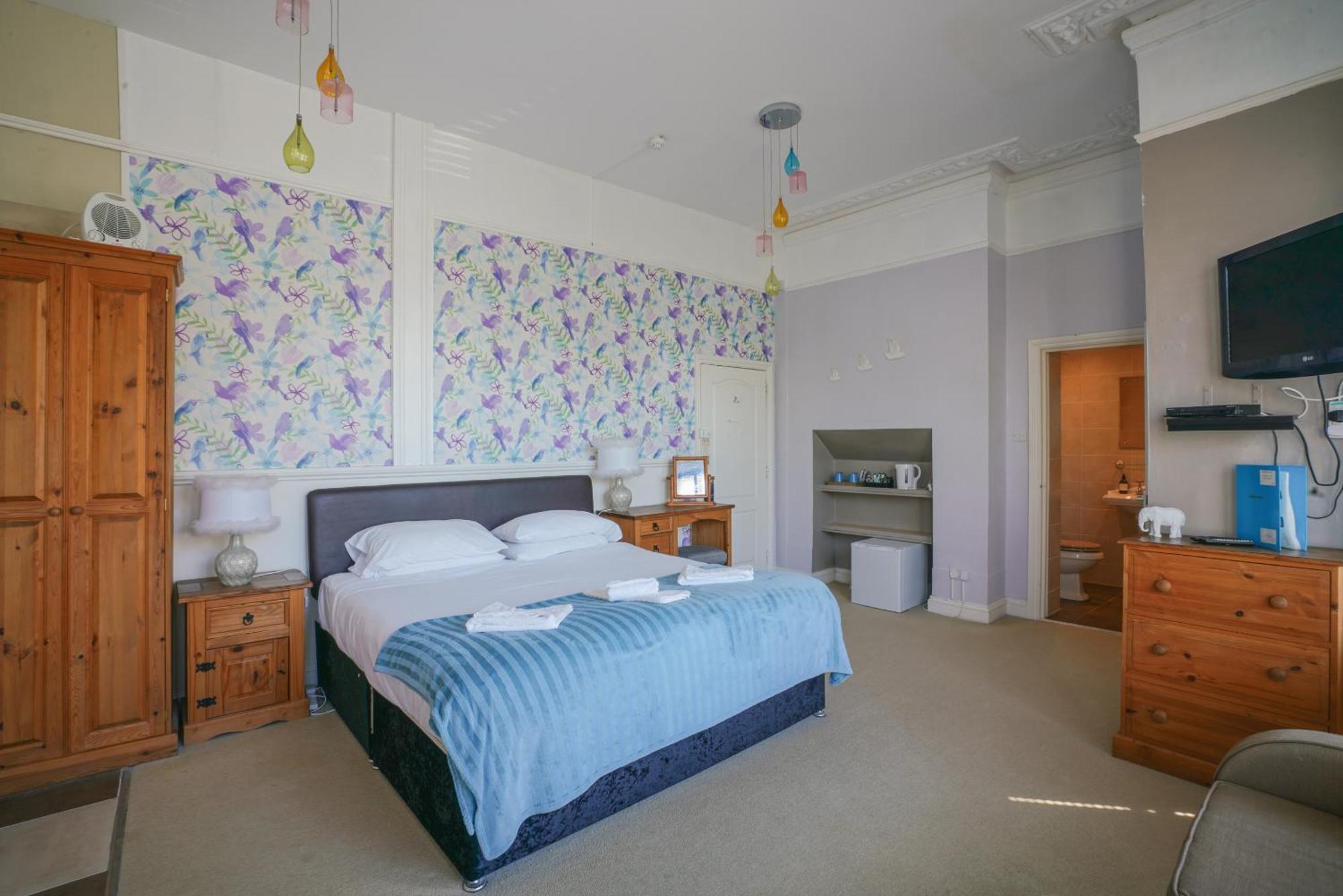 The Sheldon B&B - Free Private Parking Істборн Номер фото