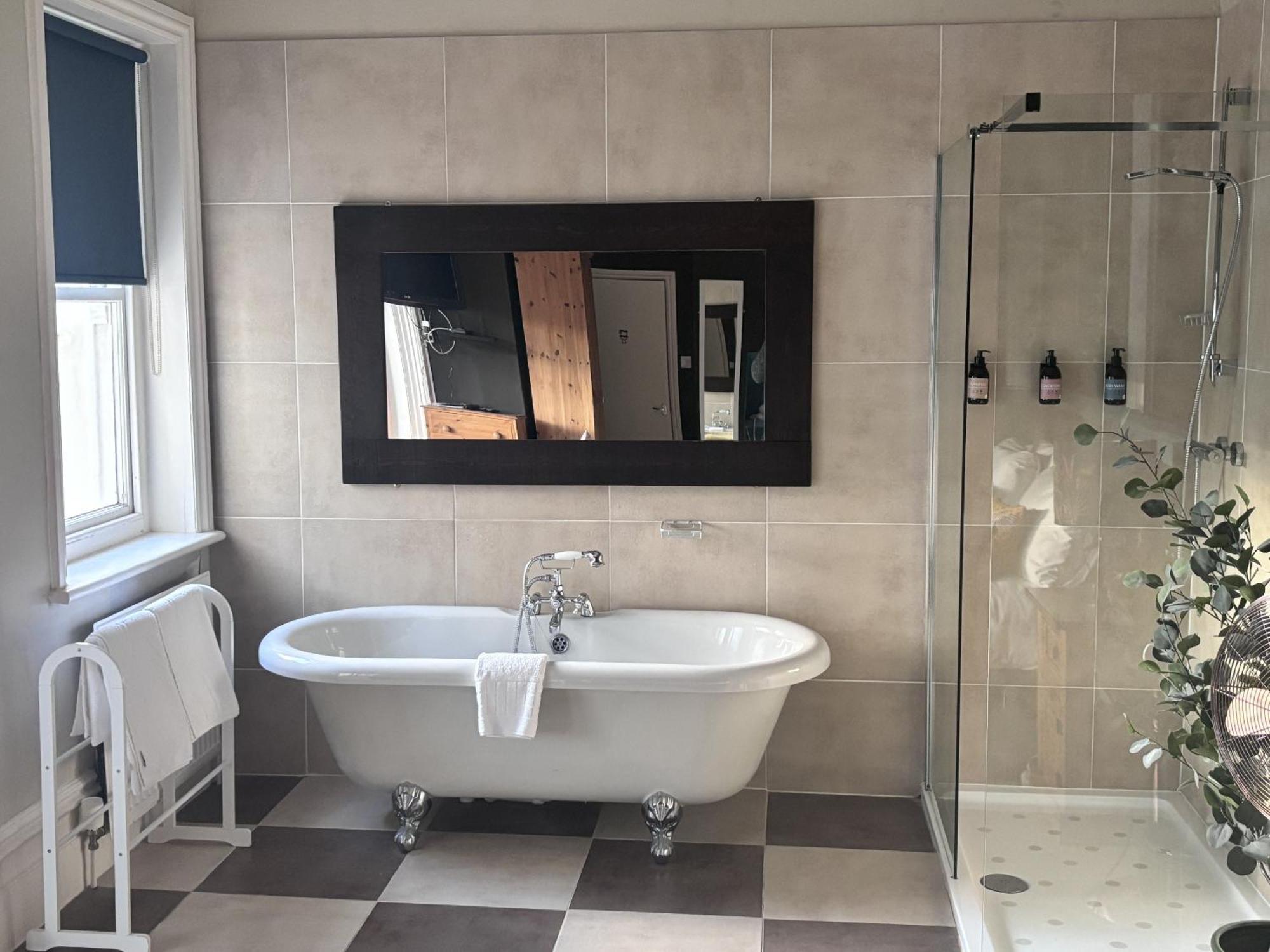 The Sheldon B&B - Free Private Parking Істборн Екстер'єр фото