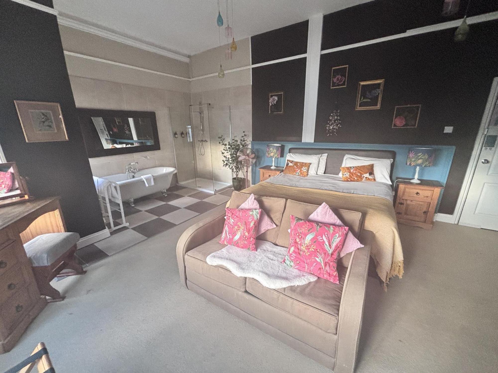 The Sheldon B&B - Free Private Parking Істборн Екстер'єр фото