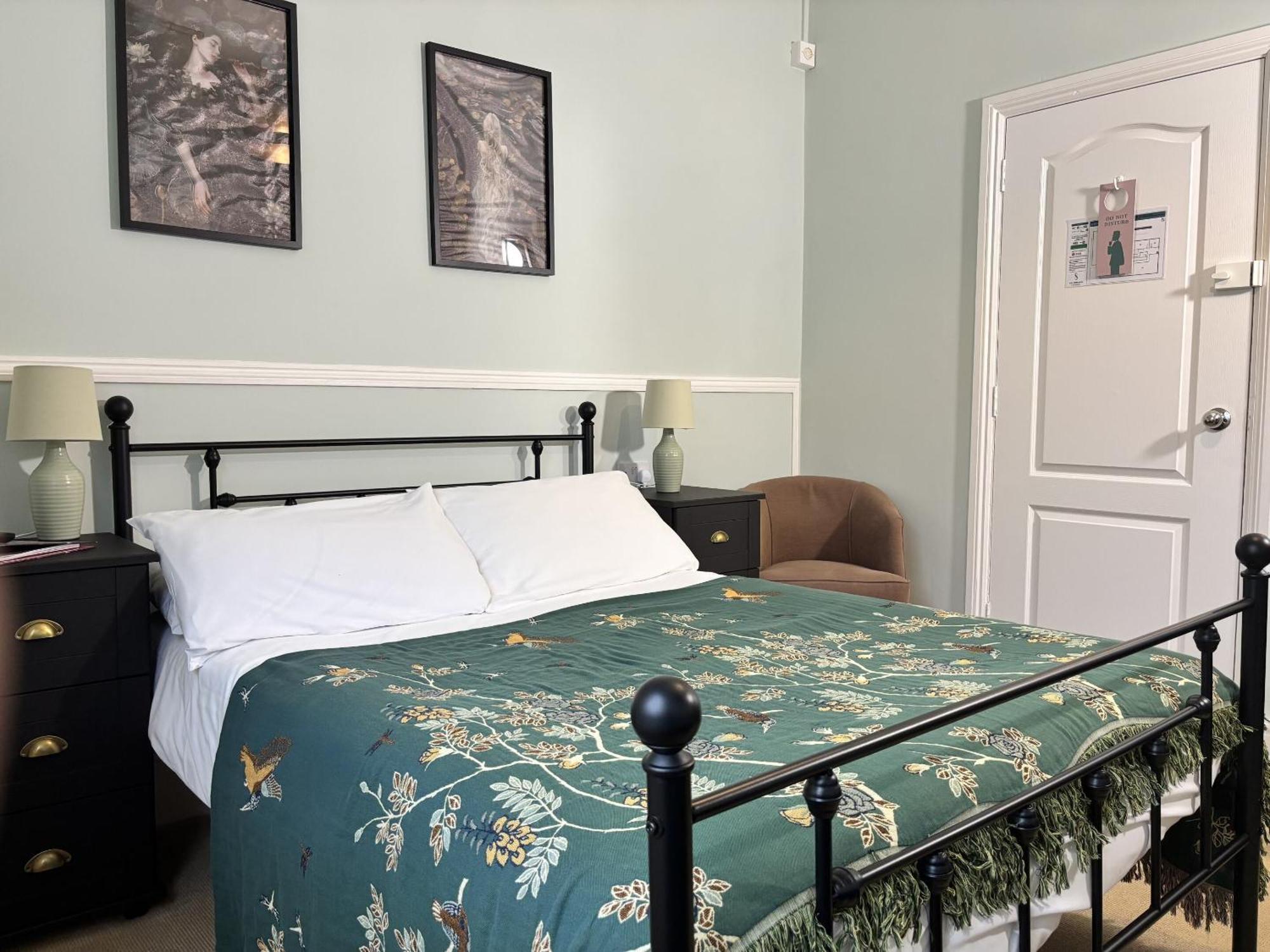 The Sheldon B&B - Free Private Parking Істборн Екстер'єр фото